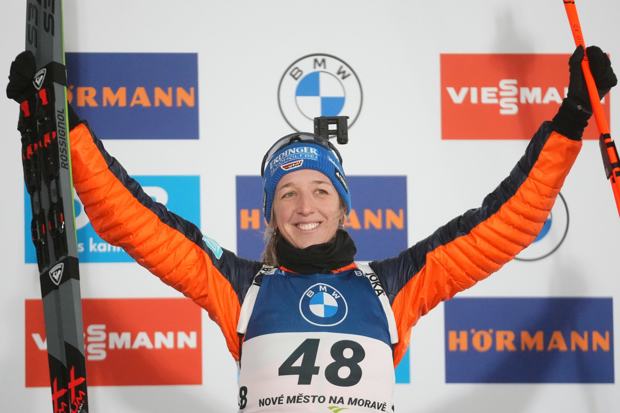 Franziska Preuß auf dem Sieger-Podest