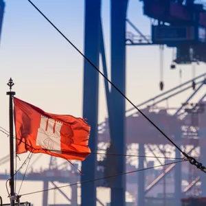 Fokus auf das Kerngeschäft: Hamburgs Unternehmen profitieren von Compliance Services.