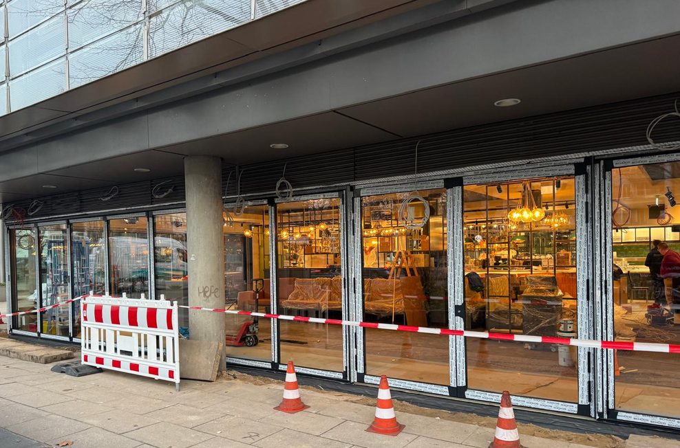 Noch abgesperrt: Am 29. Januar eröffnet das „Alex“ an der Rotherbaumchaussee.