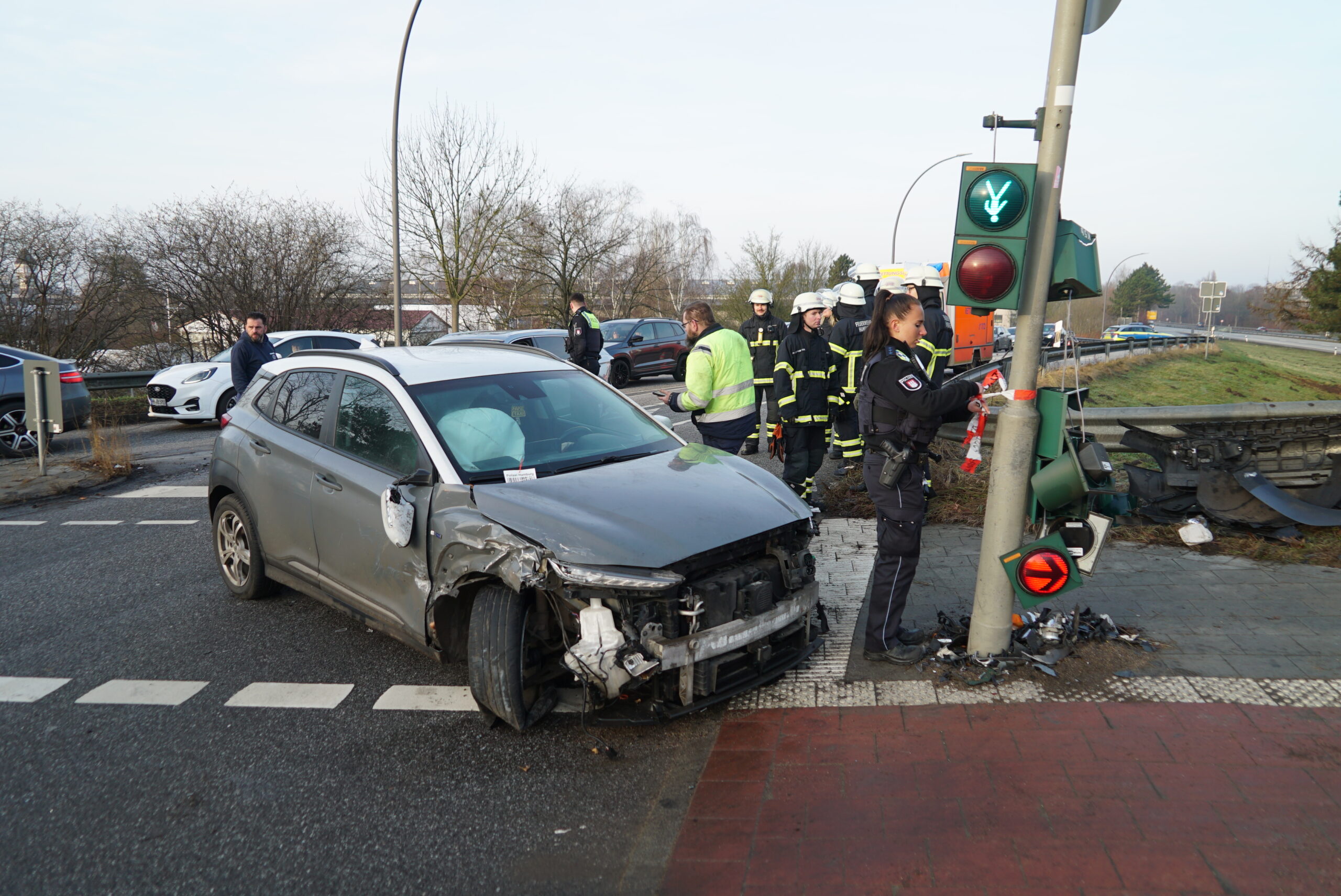 Wrack an einem Ampelmast