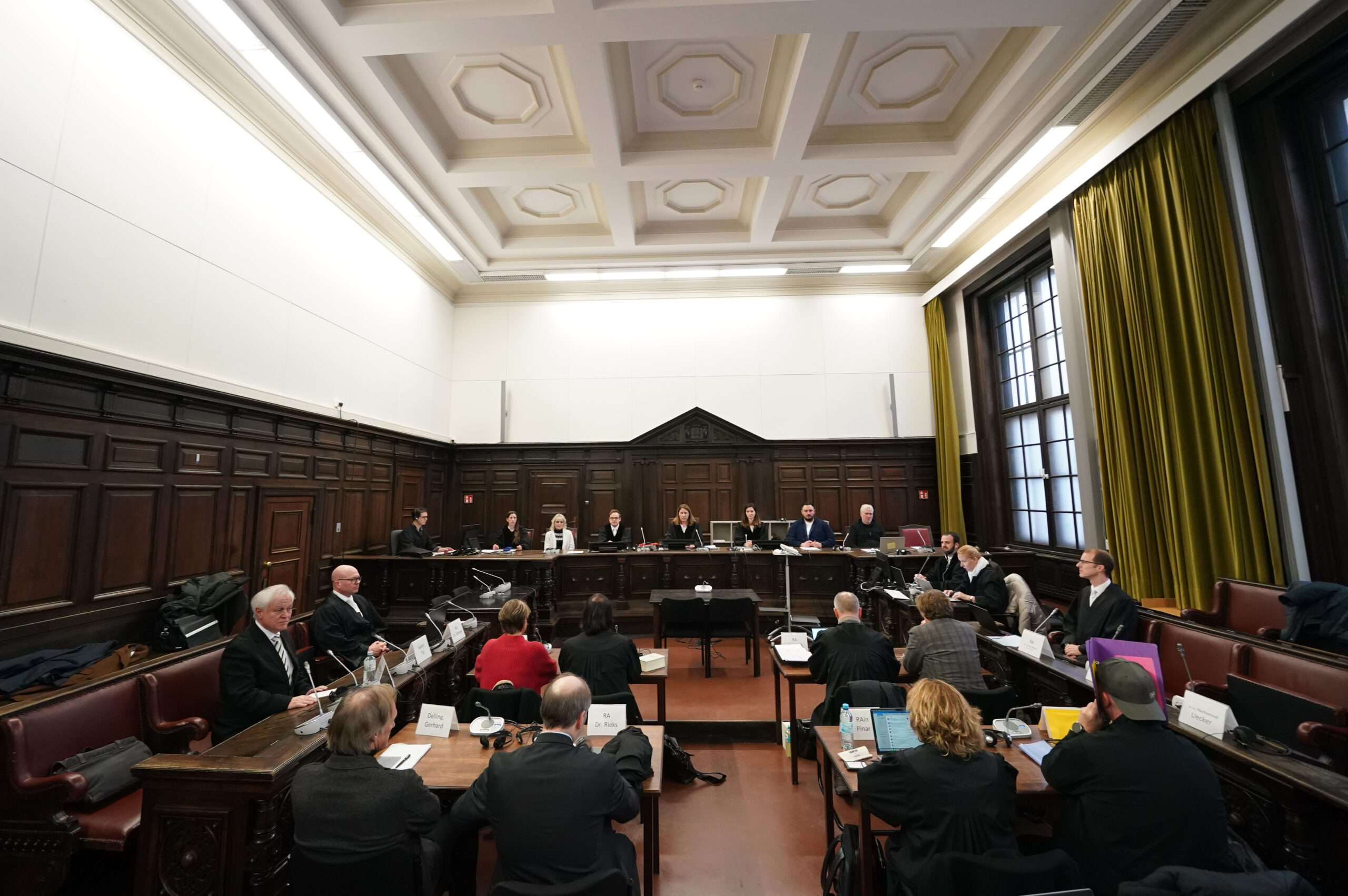 Blick in den Gerichtssaal: Am 29. Verhandlungstag wurden Angestellte des Block-Hotels befragt, in dem die Entführer logiert.