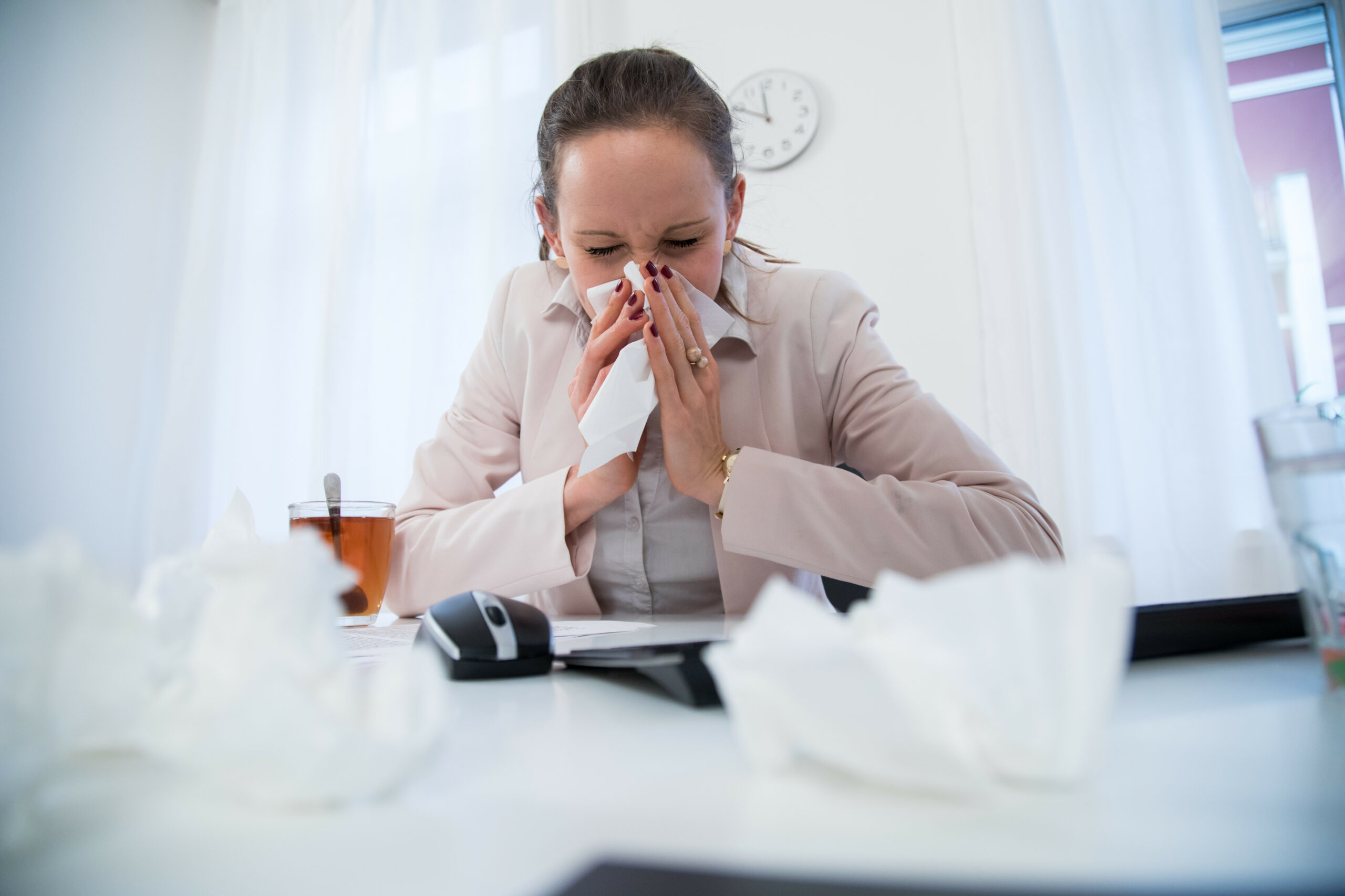 Frau mit Heuschnupfen