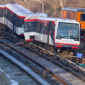 Die leere U-Bahn war am Dienstagabend entgleist – die Fahrgäste eines weiteren Zuges hatten großes Glück.