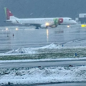 Nach stundenlangem Kreisen über Norddeutschland landete die TAP-Maschine schließlich wieder in Hamburg.