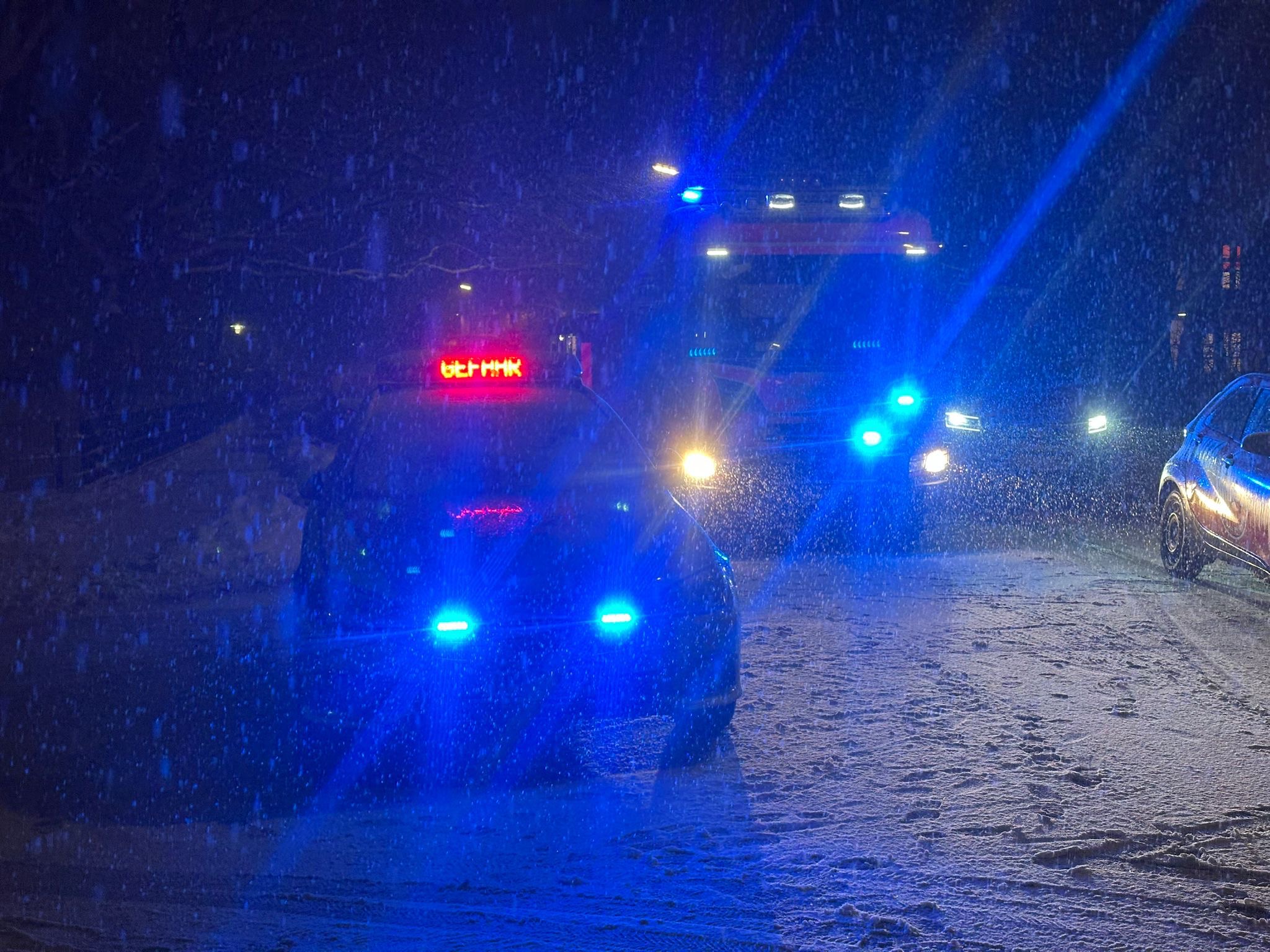 Die Feuerwehr rückte am Abend nach Wilhelmsburg aus, weil dort in einem Keller Schwefelsäure ausgetreten war.
