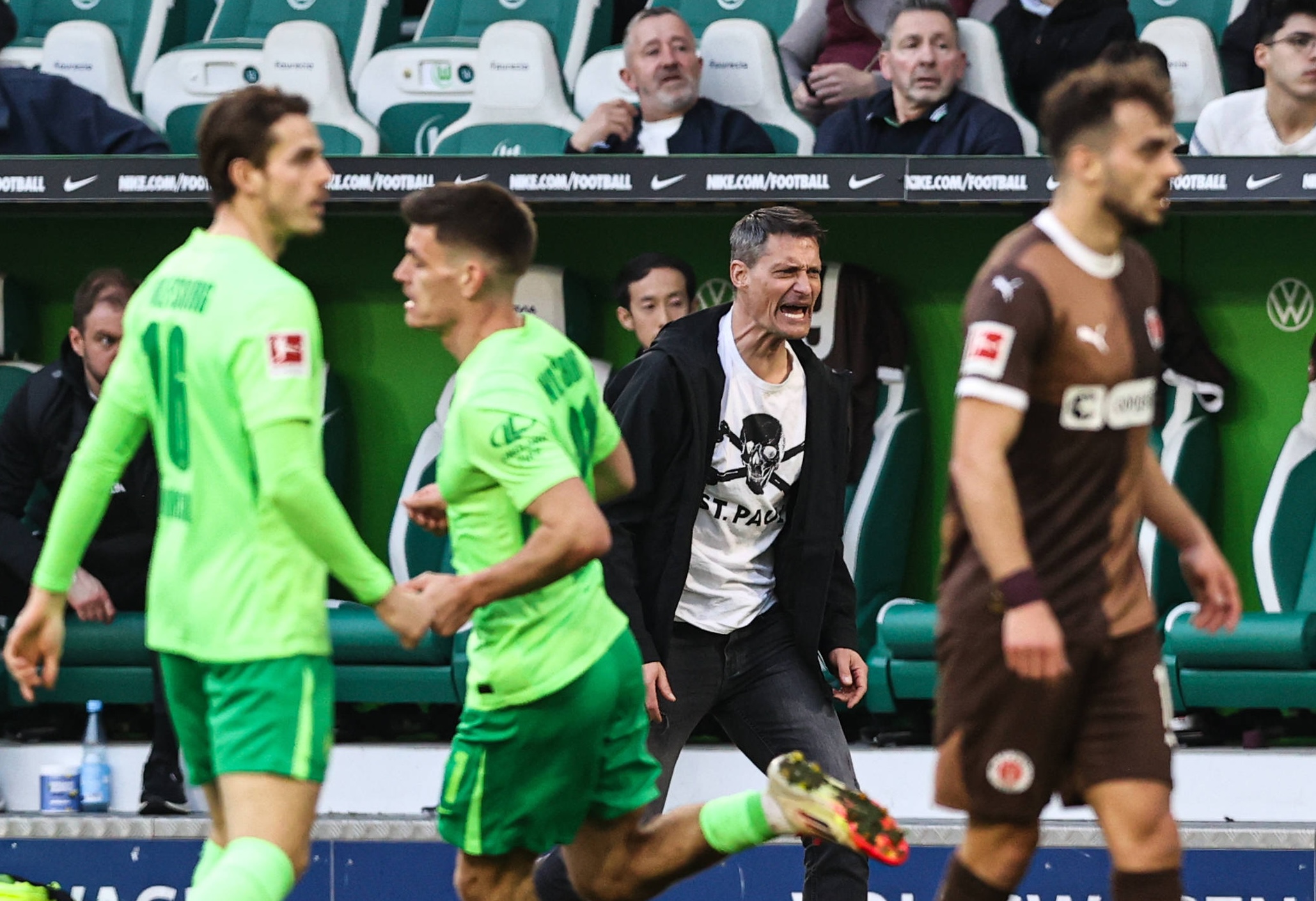 Alex Blessin schimpft in Wolfsburg