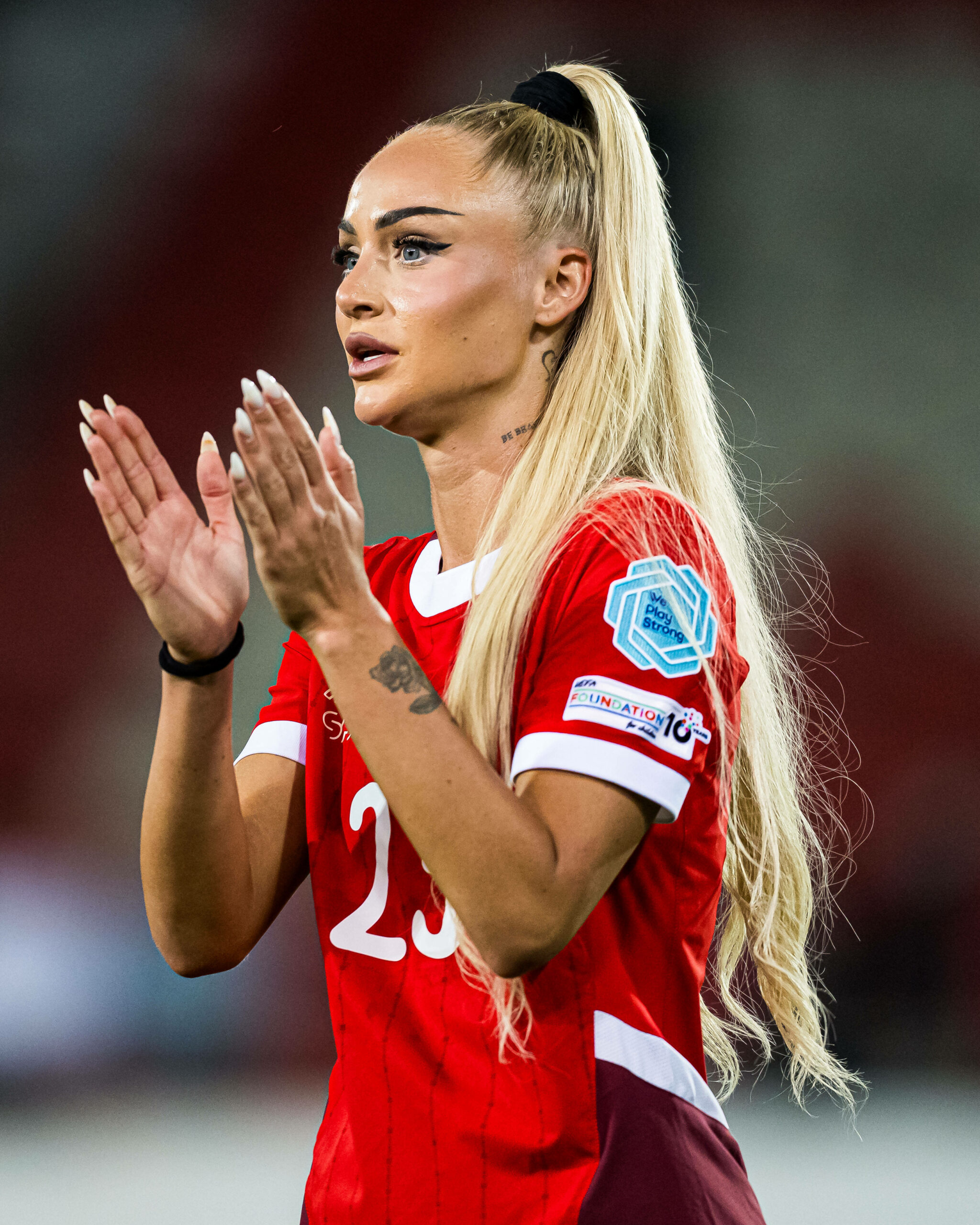 Alisha Lehmann ist Schweizer Nationalspielerin