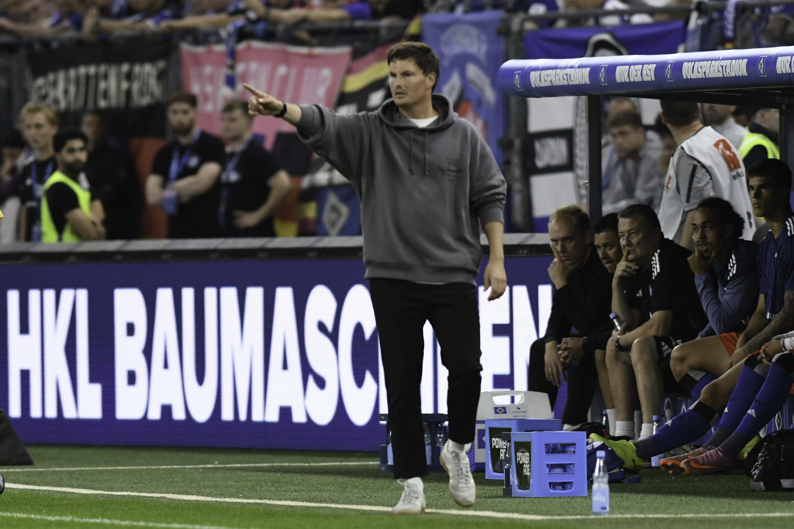 Das Hinspiel gegen St. Pauli verloren Merlin Polzin und der HSV mit 0:2