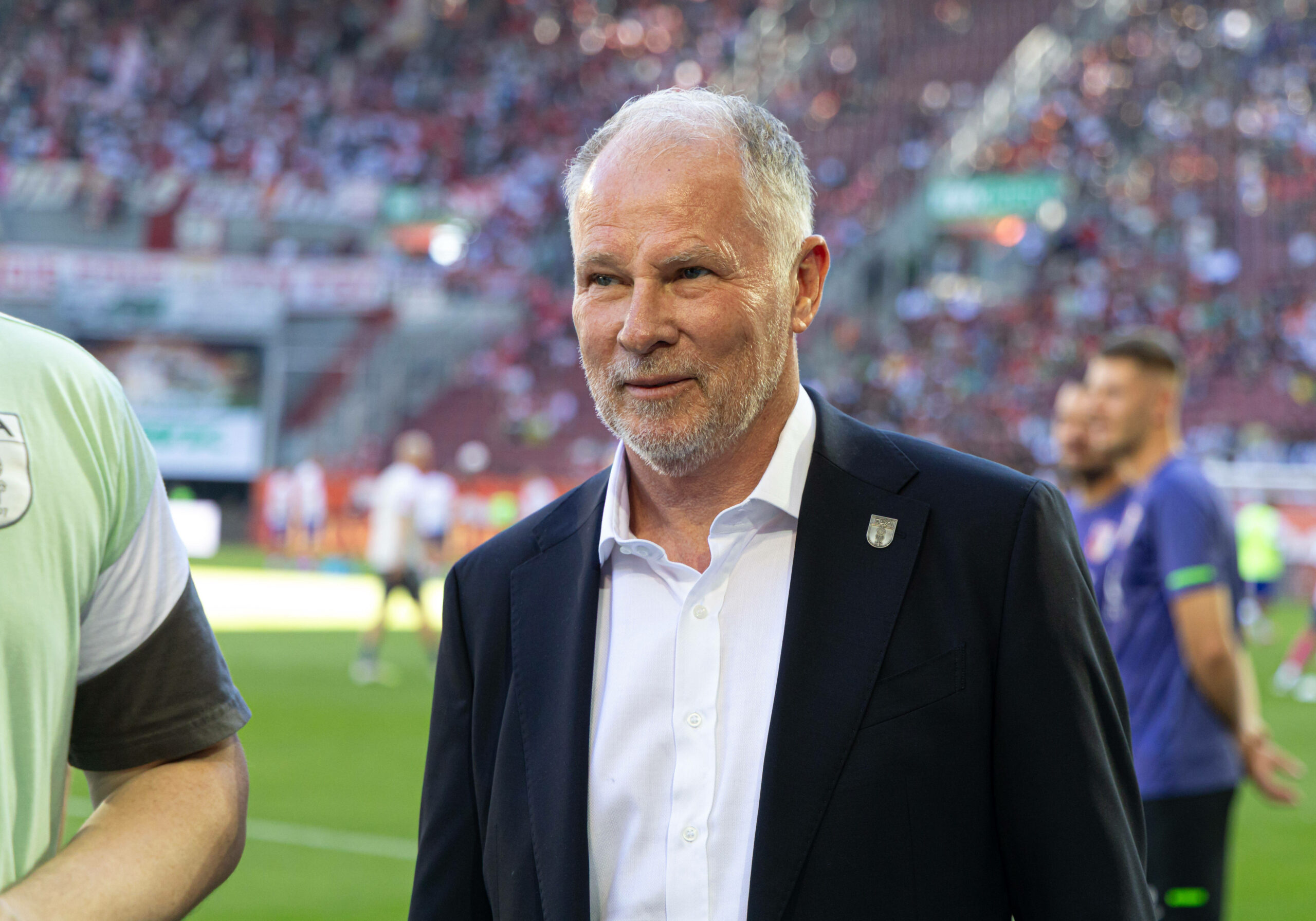 Stefan Reuter im Anzug