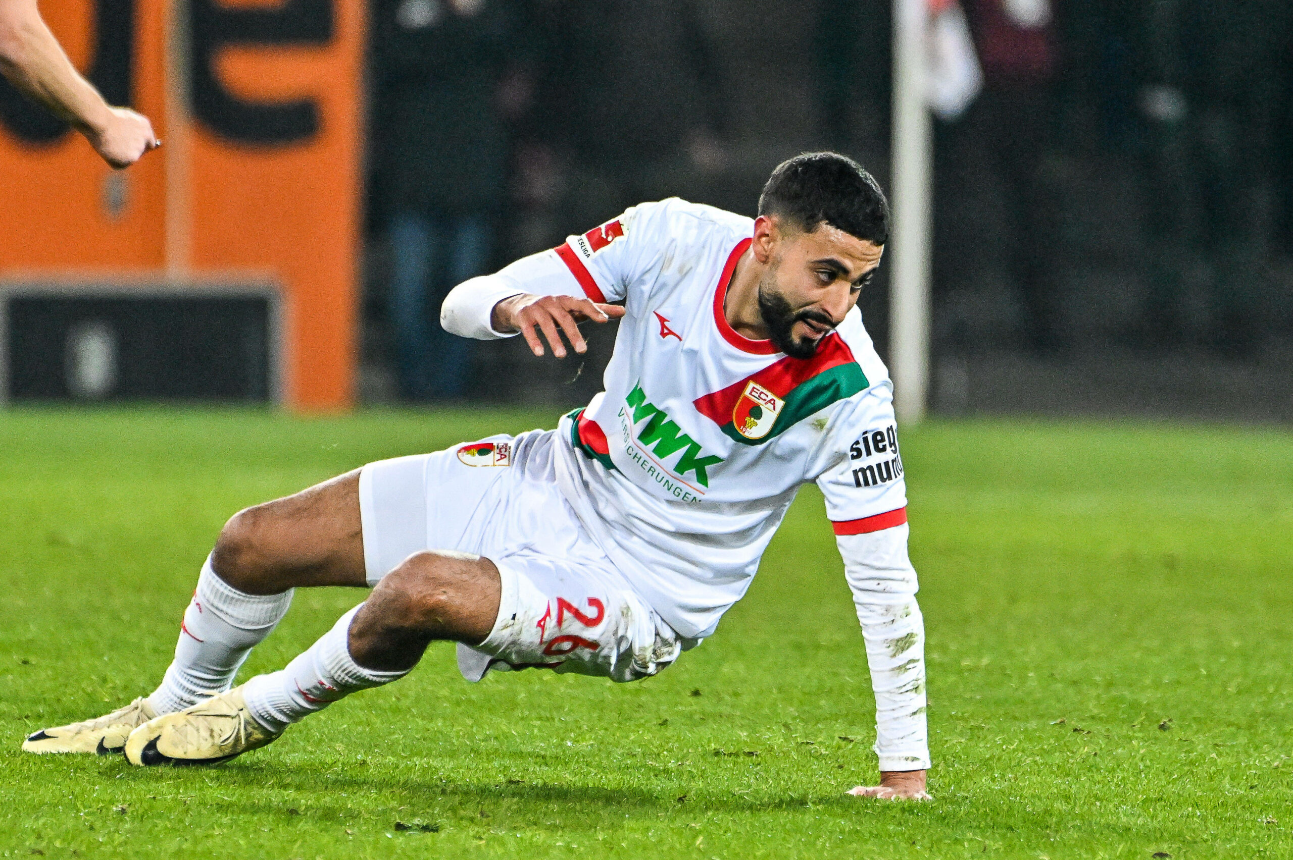 Elias Saad wechselte von St. Pauli nach Augsburg.