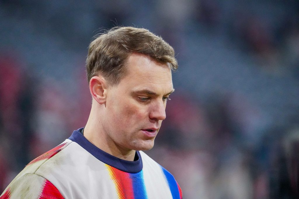 Manuel Neuer schaut fokussiert