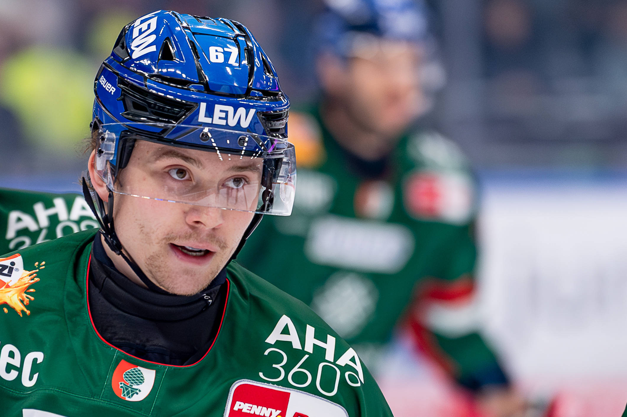 Florian Elias schaut fokussiert