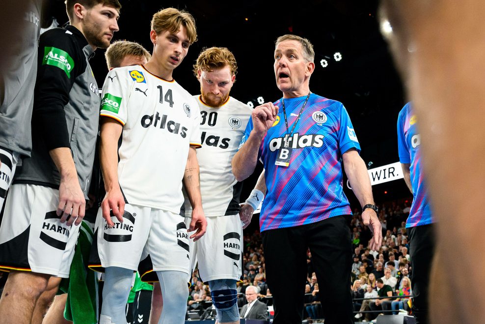 Alfred Gislason im Mannschaftskreis