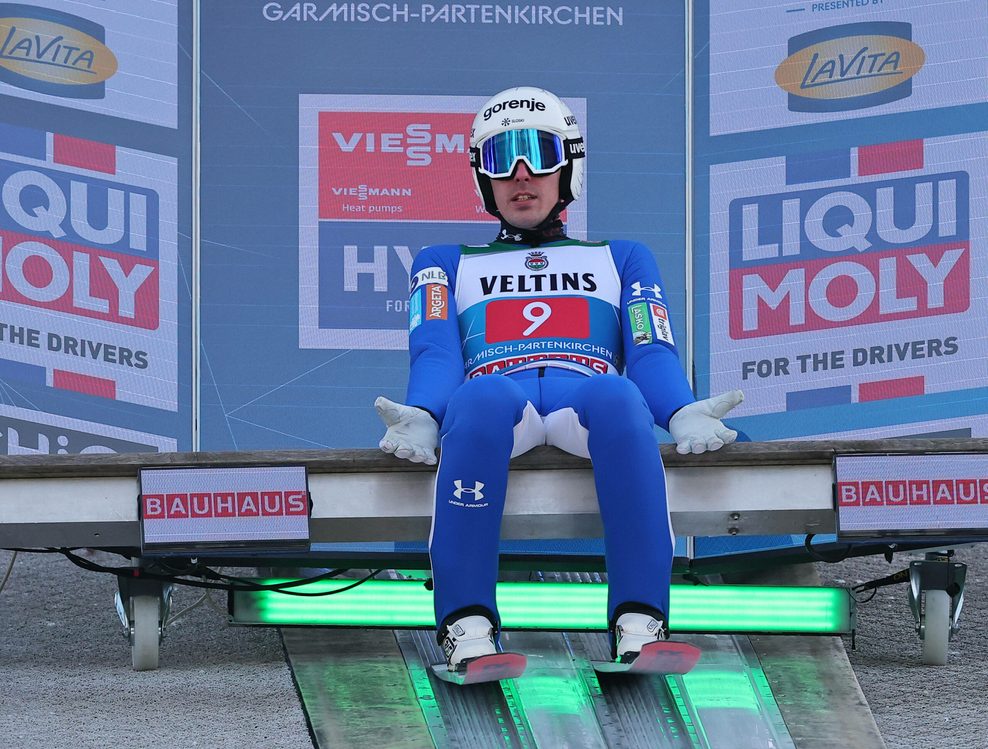 Timi Zajc vorm Absprung