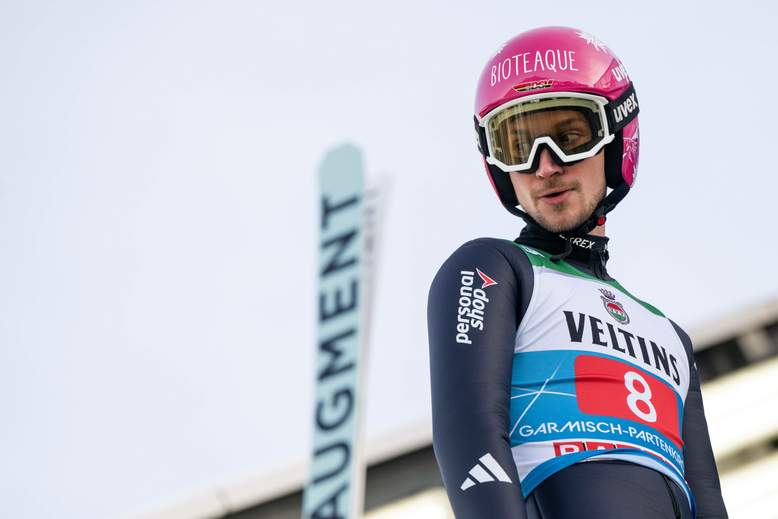 Felix Hoffmann schaut zur Seite