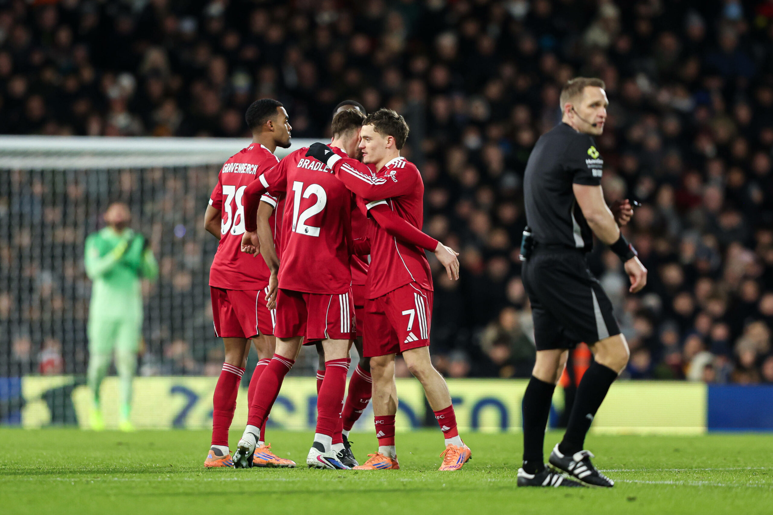Liverpool-Spieler feiern Florian Wirtz