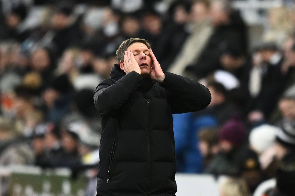 Oliver Glasner hält sich entsetzt den Kopf