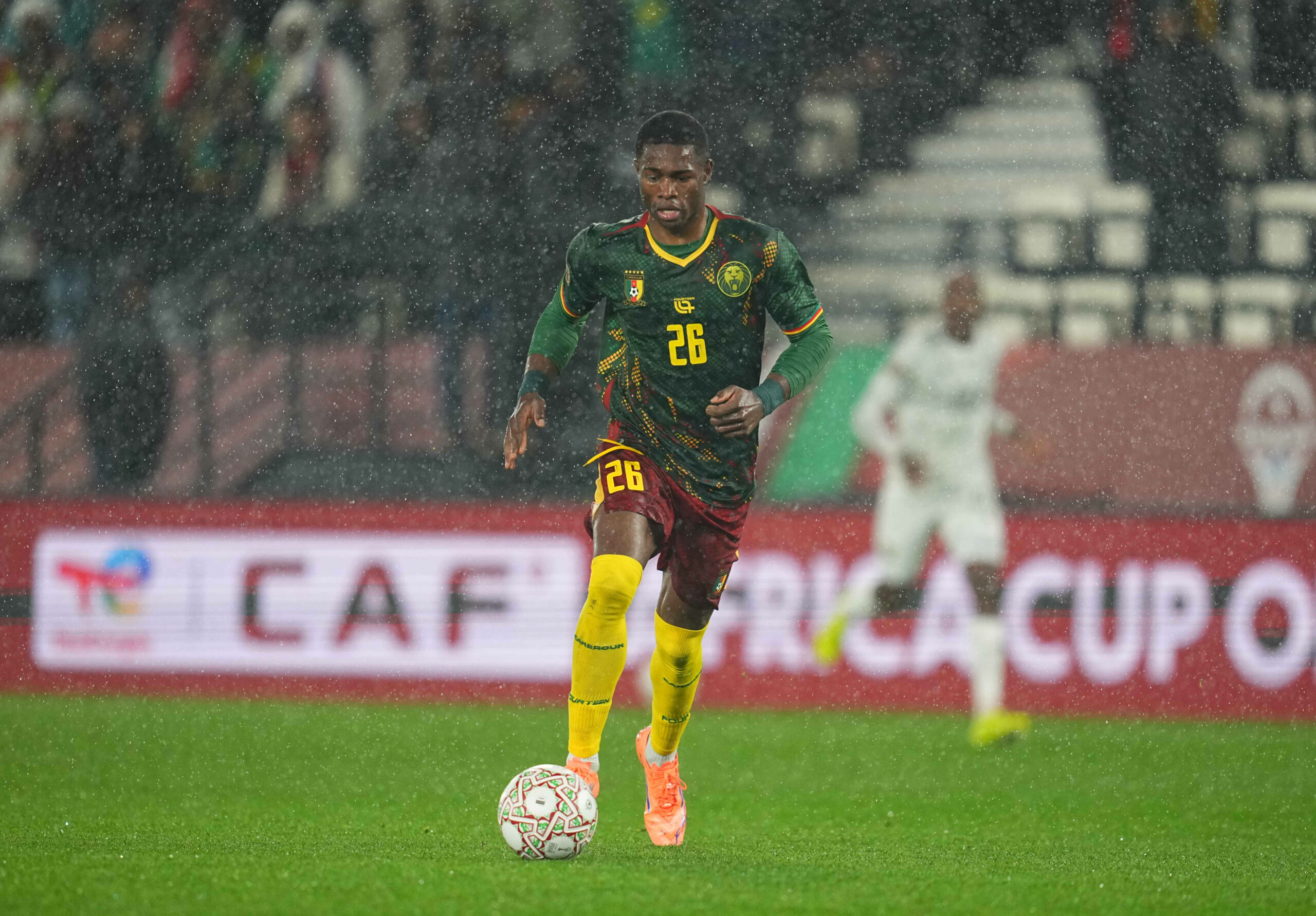 Kameruns Christian Kofane am Ball