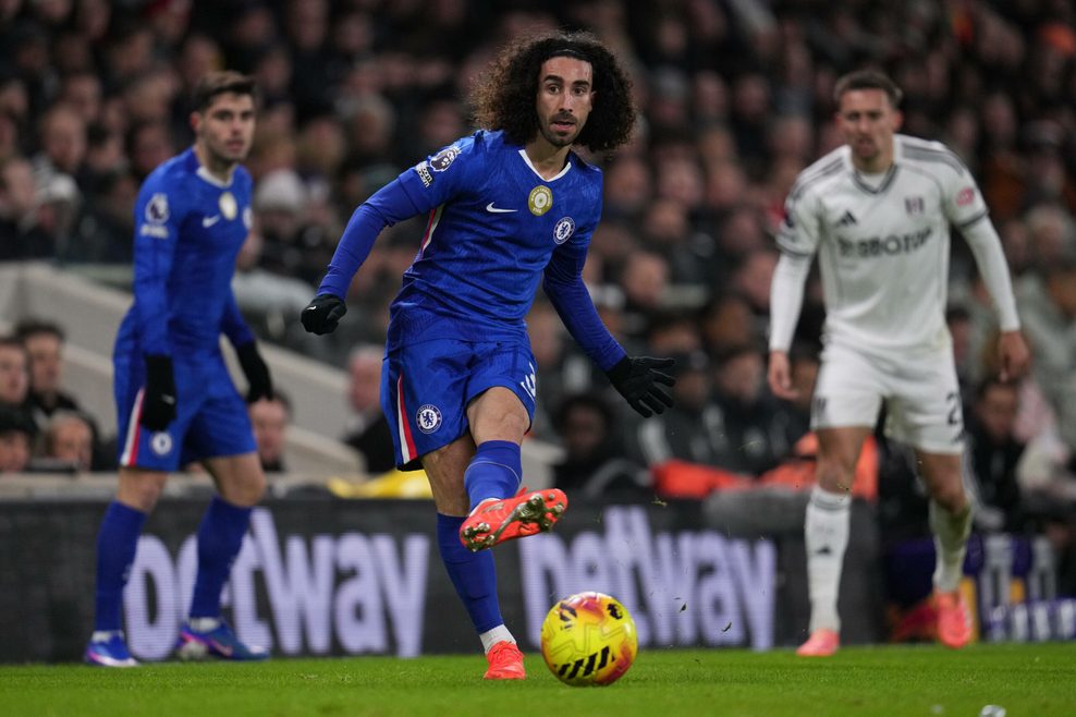 Marc Cucurella am Ball