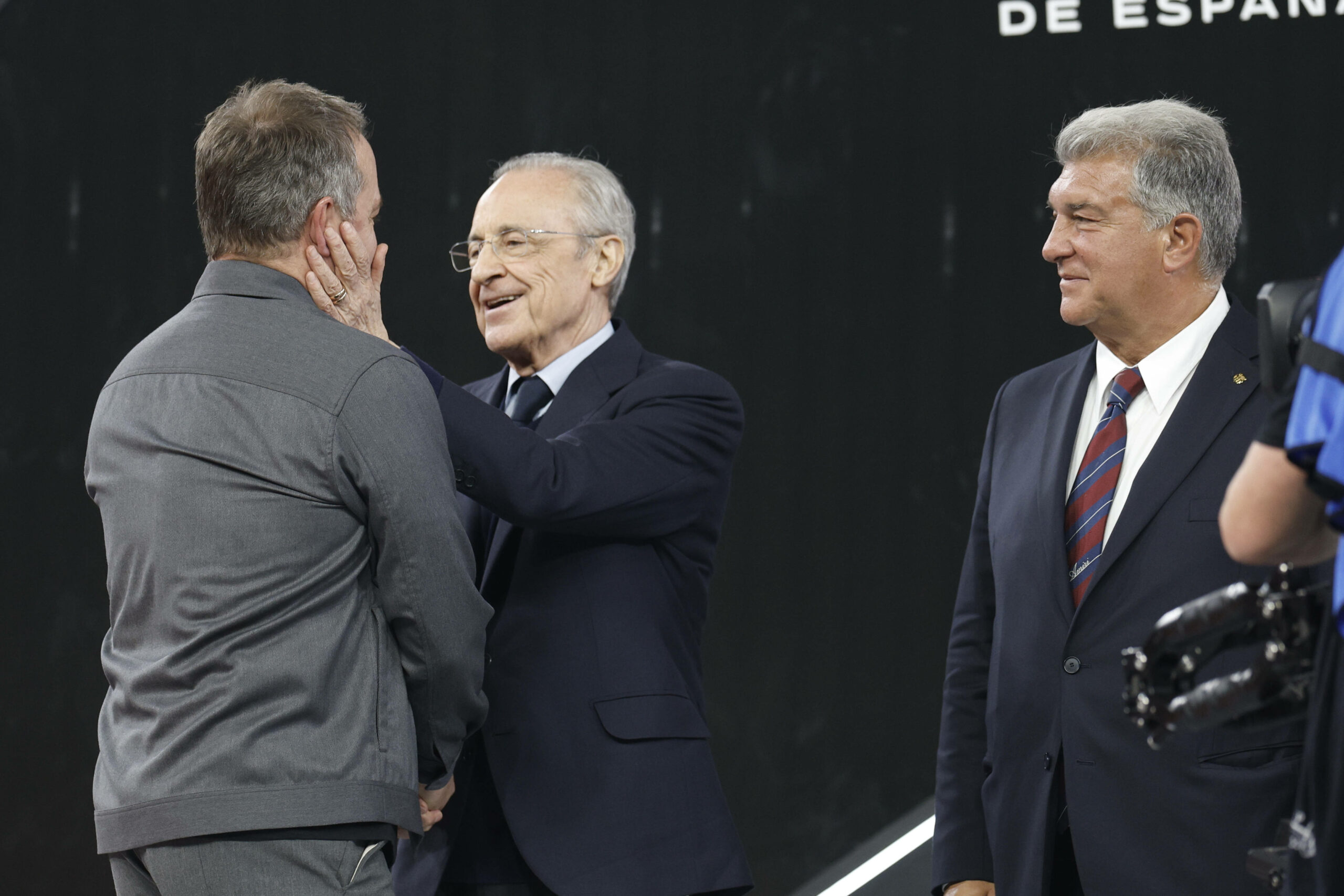 Real Madrids Präsident gratuliert Hansi Flick zum Sieg