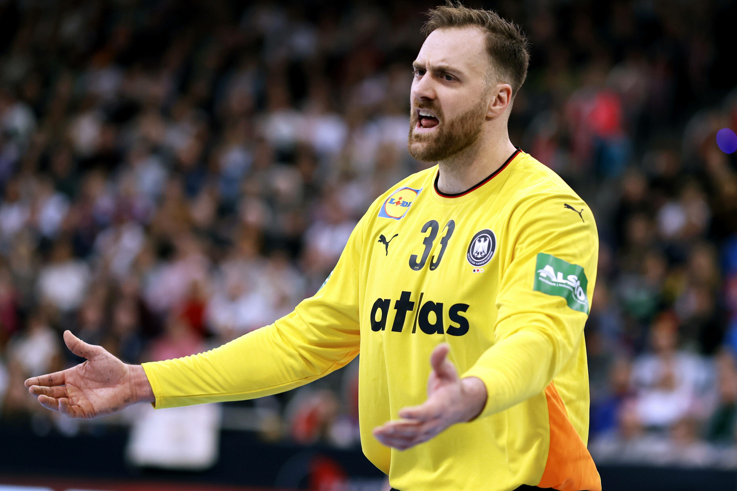 DHB-Torwart Andreas Wolff hadert und gestikuliert.