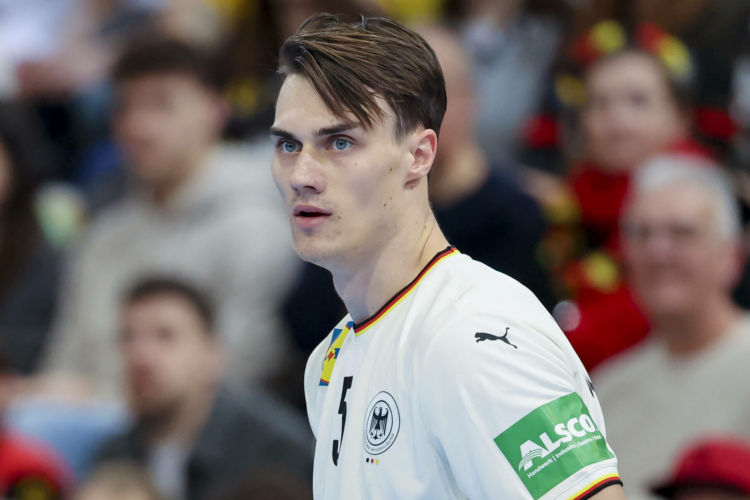 Miro Schluroff schaut konzentriert