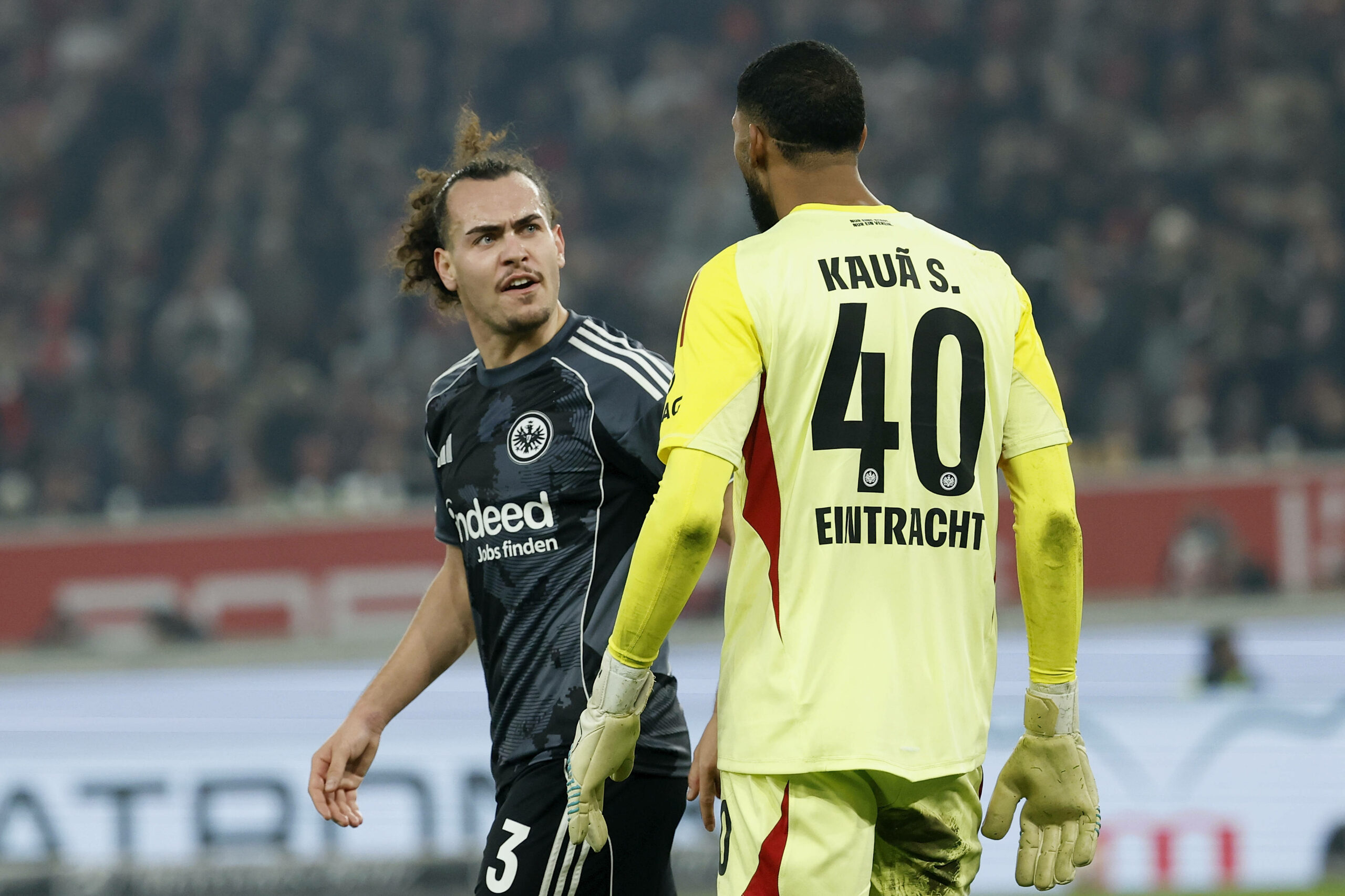 Arthur Theate ärgert sich über Kaua Santos