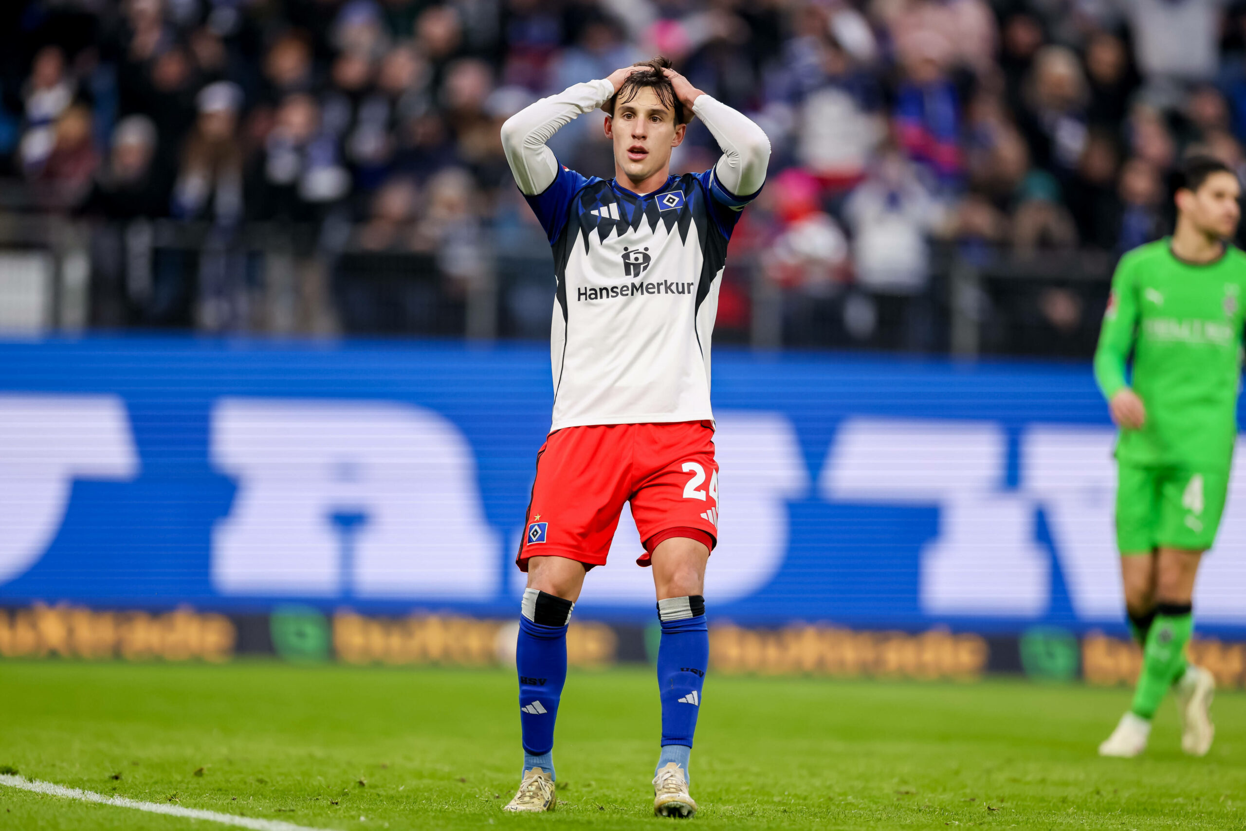 Nicolás Capaldo schlägt die Hände über dem Kopf zusammen