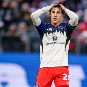 Nicolás Capaldo schlägt die Hände über dem Kopf zusammen