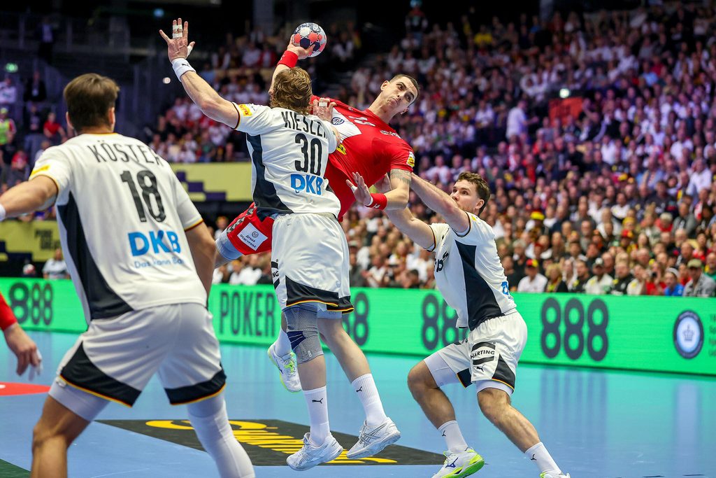 Deutsche Handballer verteidigen