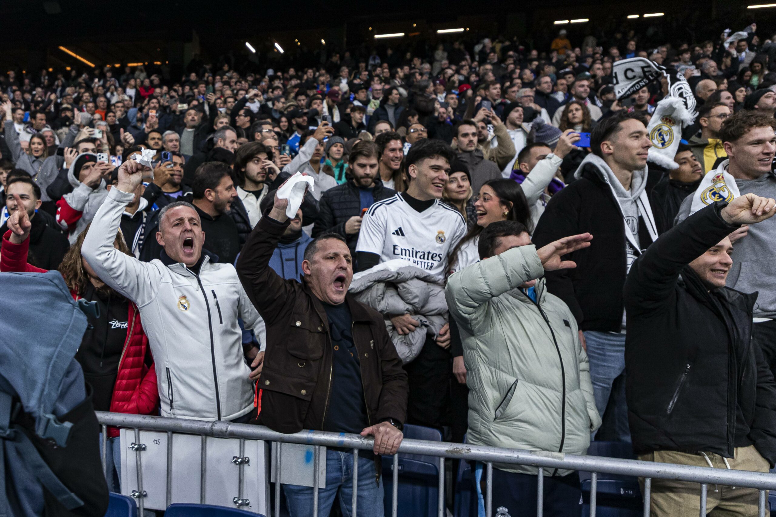 Real Madrid-Fans zeigen ihren Unmut auf der Tribüne