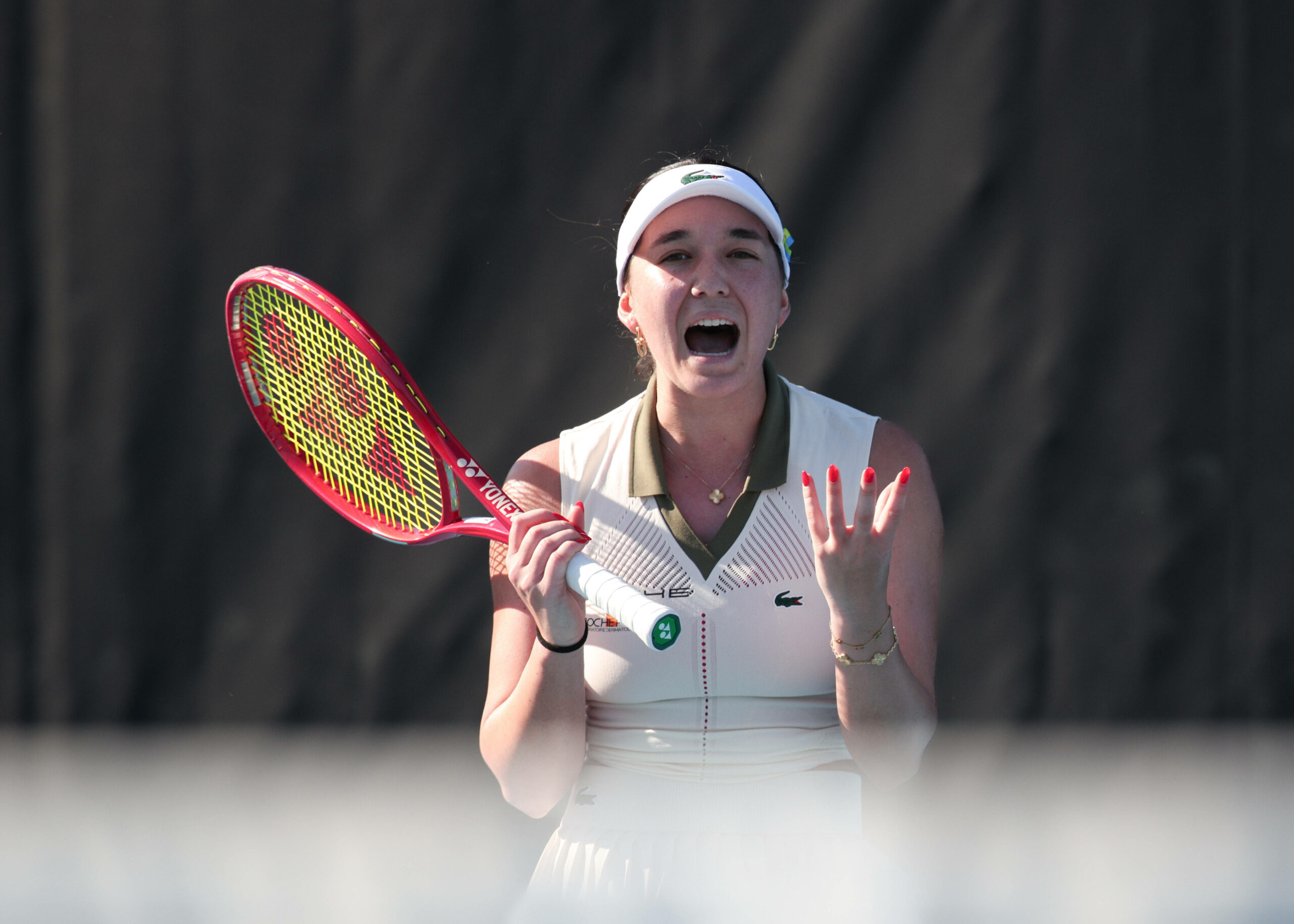 Eva Lys ärgert sich.