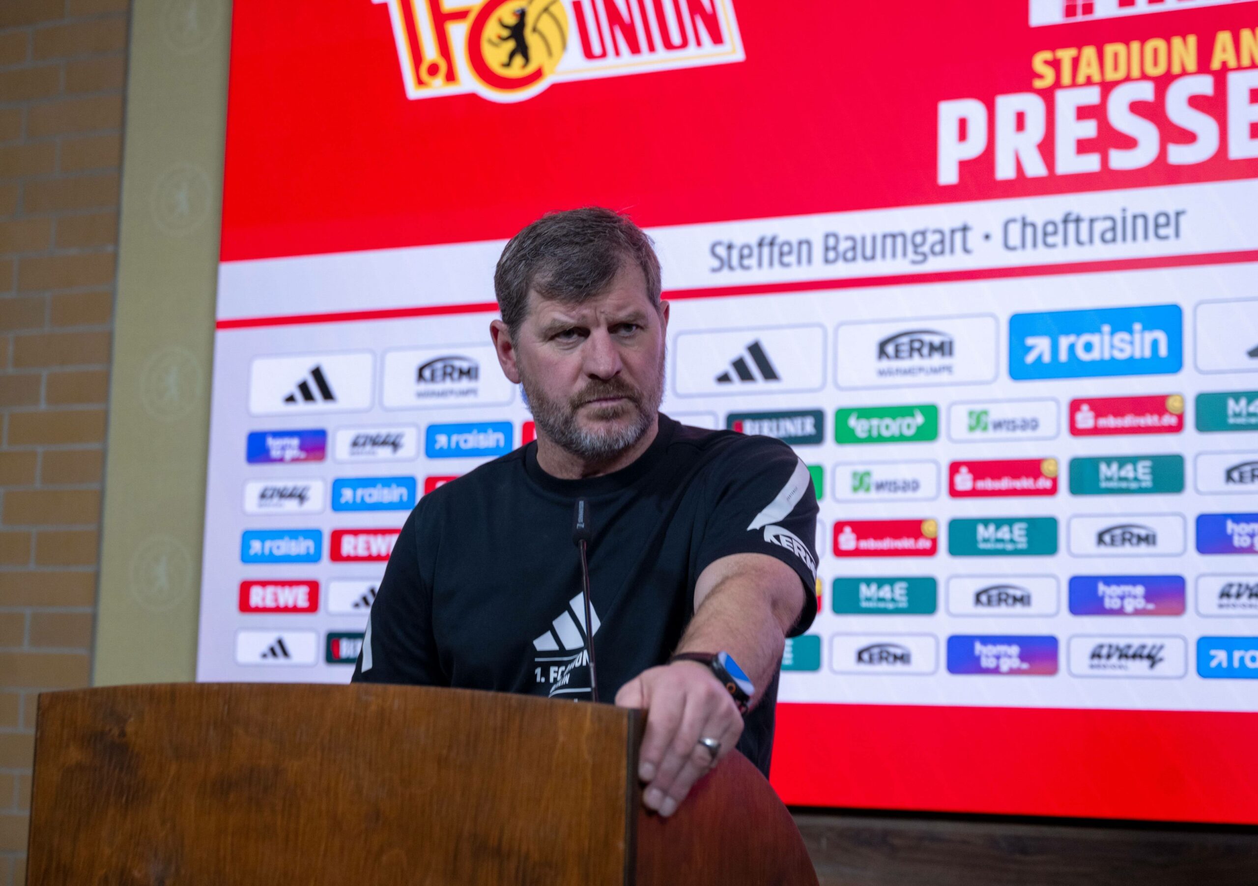 Steffen Baumgart auf der Pressekonferenz