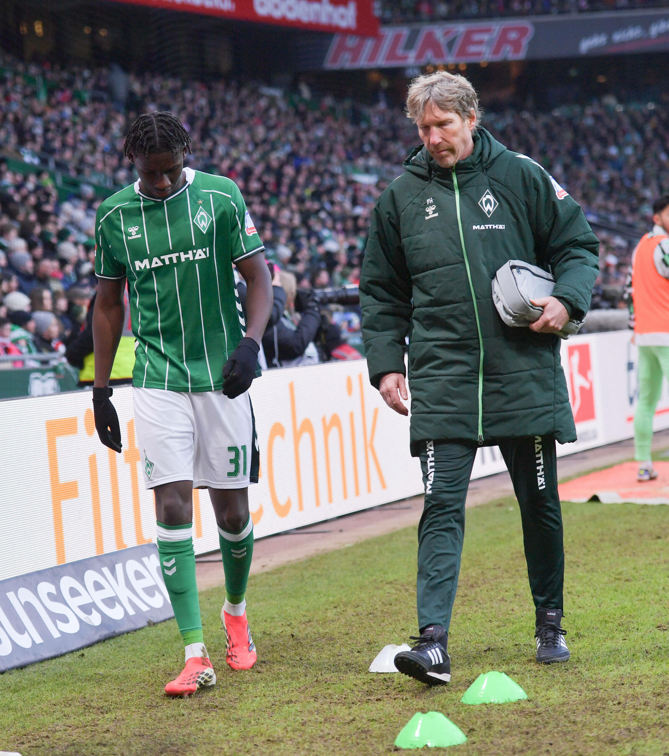 Karim Coulibaly humpelt zur Bank