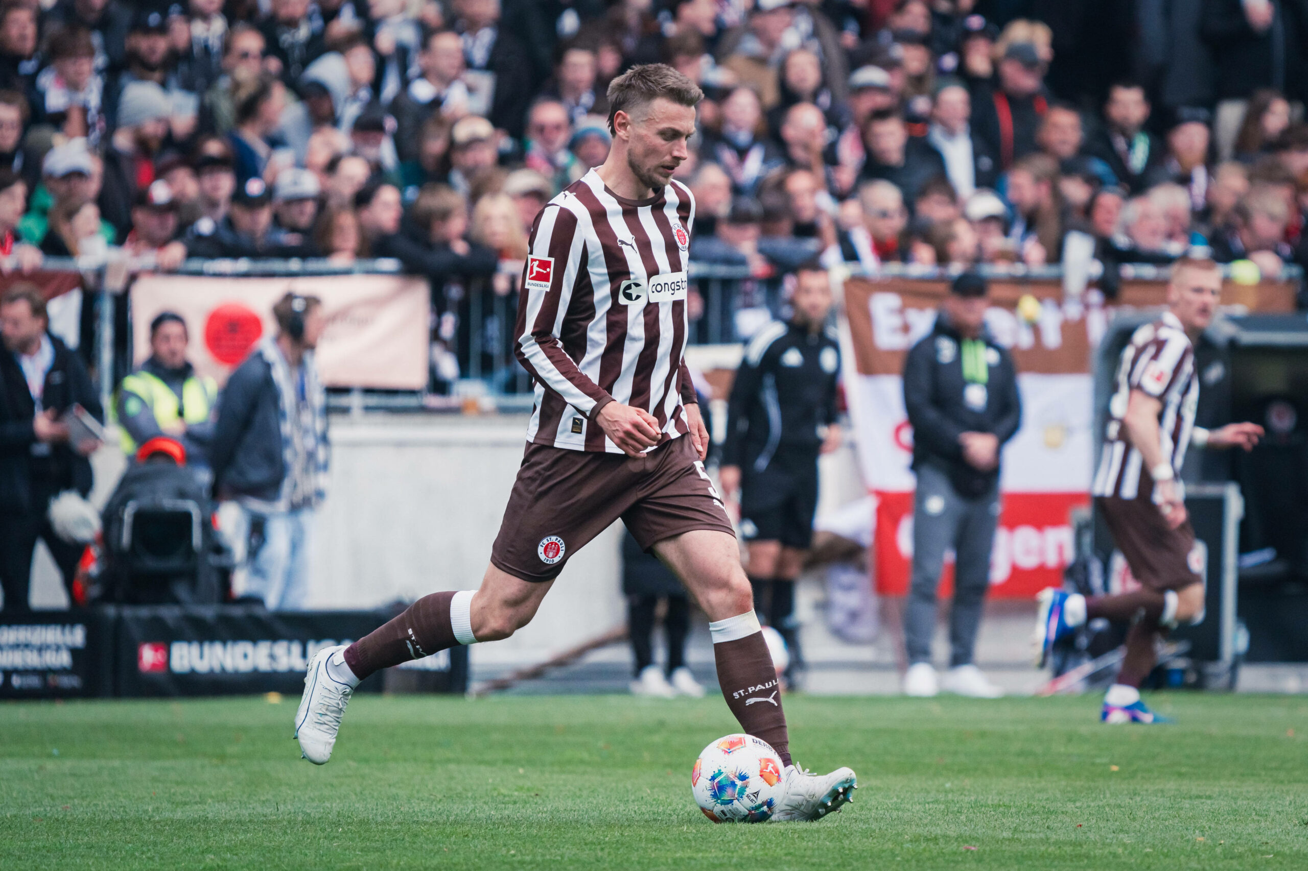 Hauke Wahl am Ball