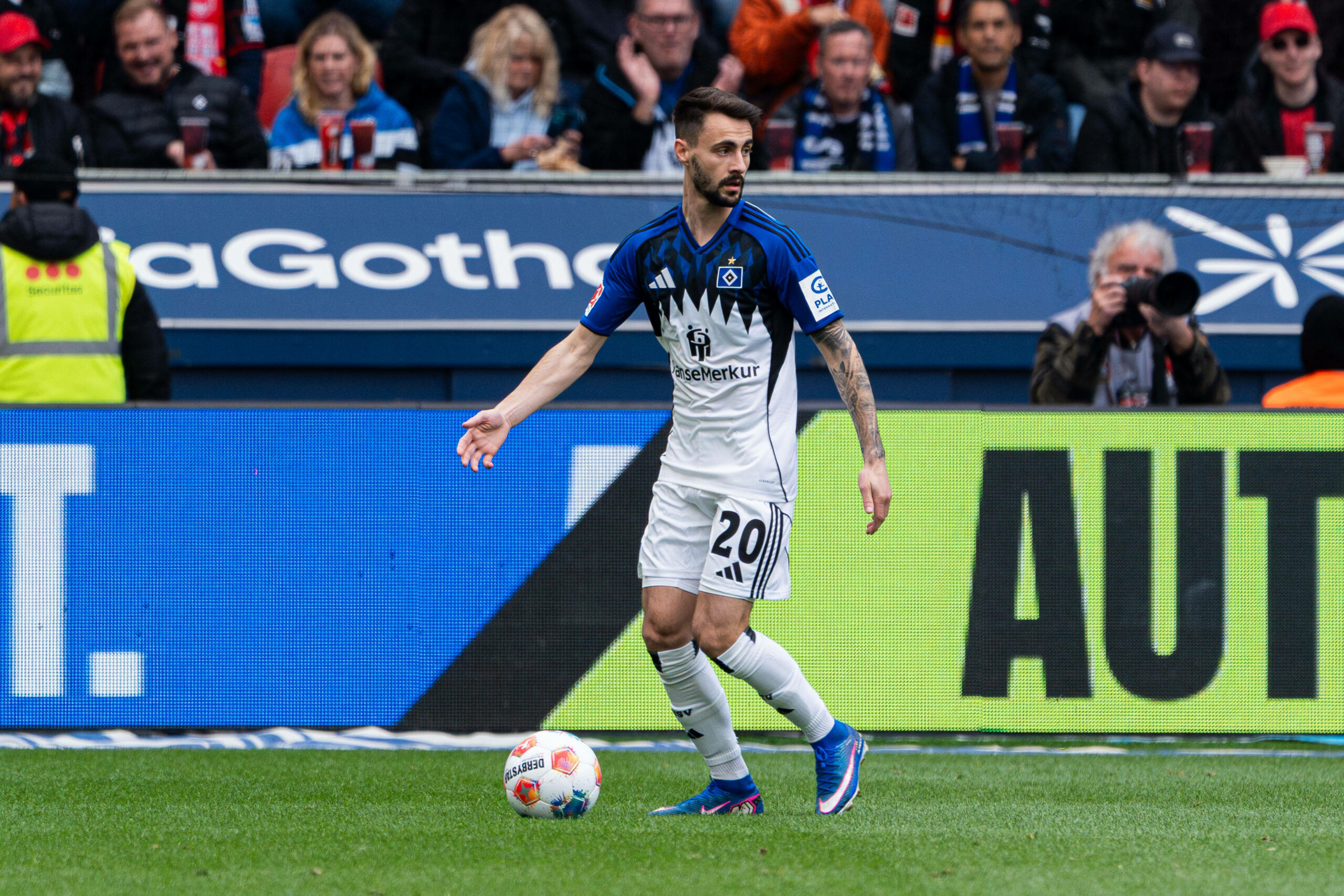 Fabio Vieira am Ball