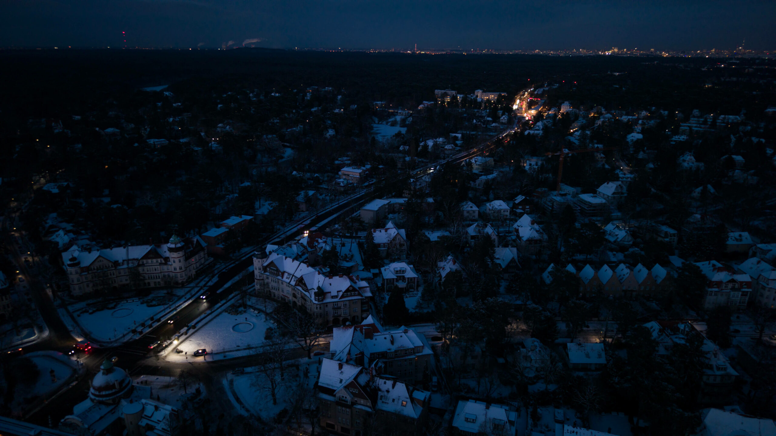 In einem Stadtviertel Berlins ist alles dunkel.