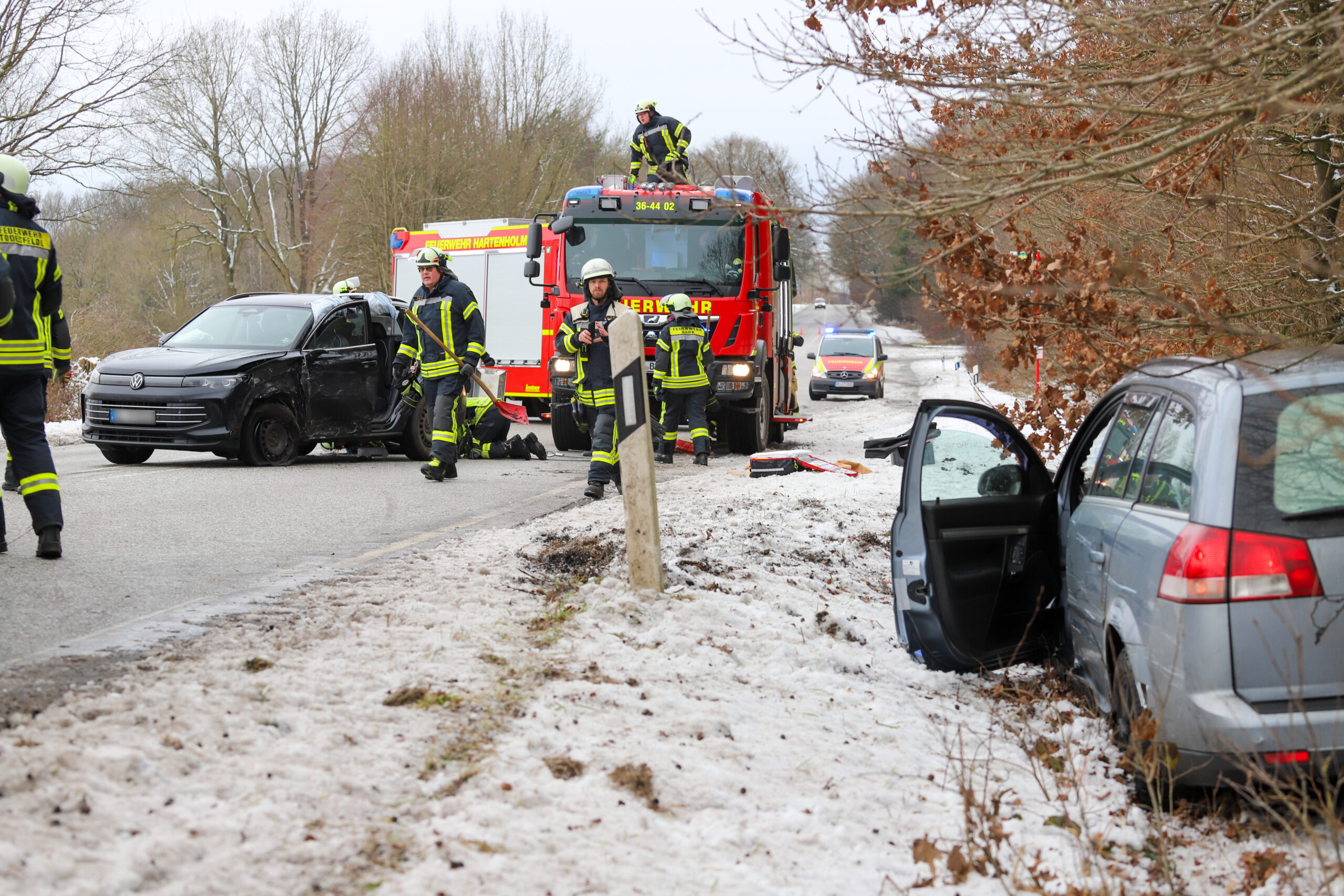 Die B206 wurde nach dem Unfall für zwei Stunden komplett gesperrt.