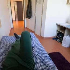 Sex-Skandal in einer Zelle in der Jugendanstalt Schleswig: Ahmed J. soll dort und teilweise in Diensträumen Sex mit den beiden Justiz-Mitarbeiterinnen gehabt haben (Symbolfoto).