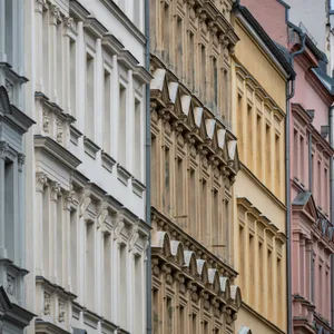 Immer wieder melden die Hamburger Fälle überhöhter Mieten – doch die Stadt handelt bisher nicht.