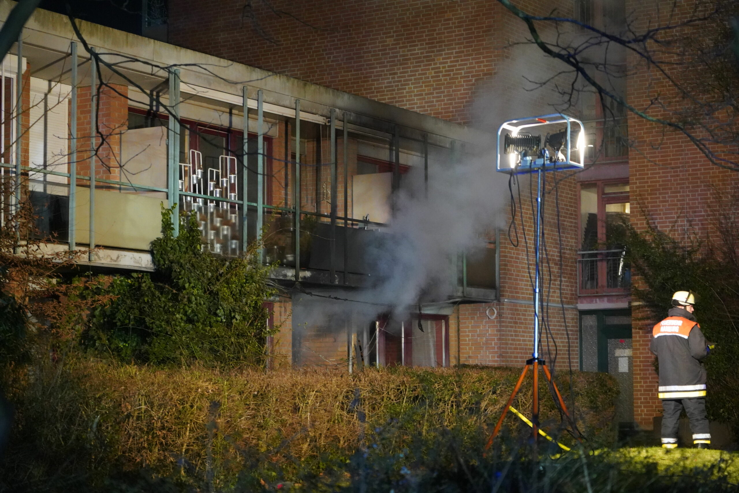 Am Donnerstagabend brannte es in einem Altenheim in Steilshoop in voller Ausdehnung.