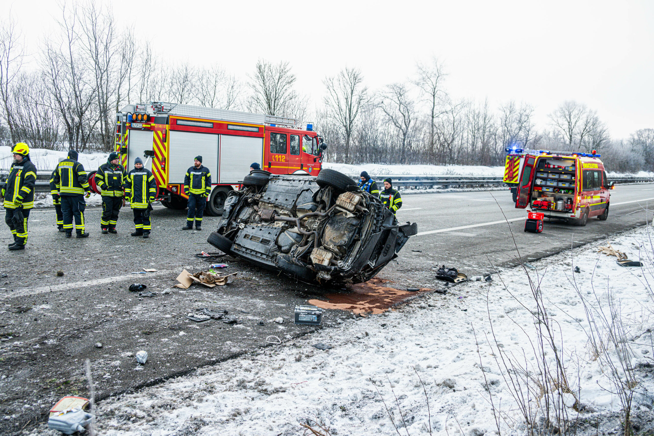 Auto überschlägt sich – drei schwerverletzte bei Unfall auf A7 im Norden