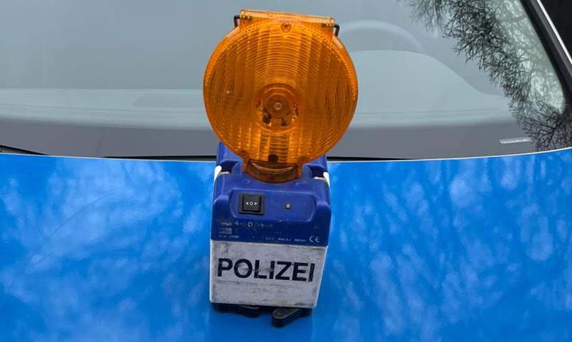 Zwei Warnblinkleuchten wurden gestohlen.