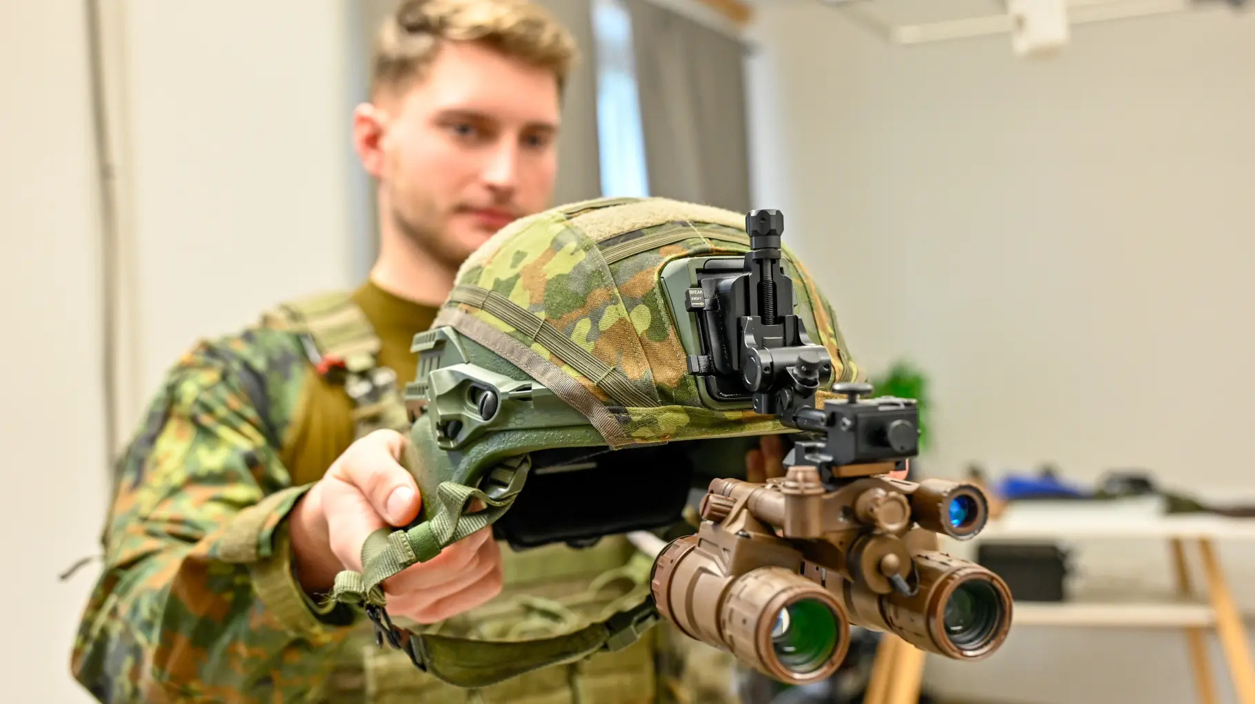 Der neue Helm der Bundeswehr ist leichter, sitzt fester und kann zu einer technischen Plattform aufgerüstet werden.