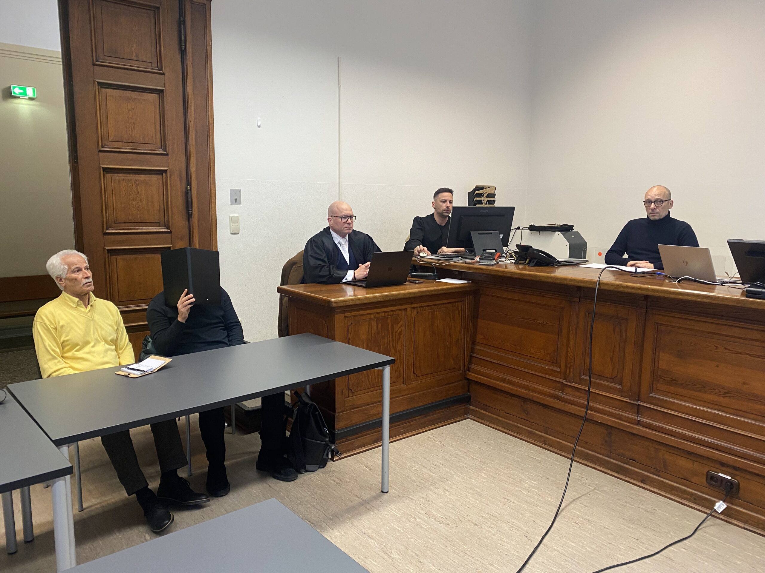 Der Physiotherapeut N. im Berufungsverfahren vor dem Landgericht Hamburg. Er wurde in erster Instanz wegen Vergewaltigung verurteilt.