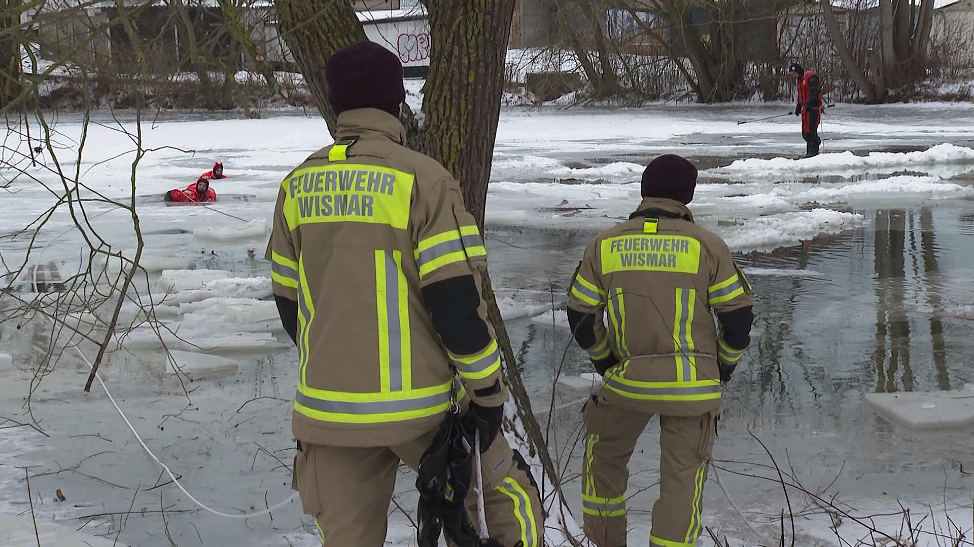 Wismar Eis See Feuerwehr