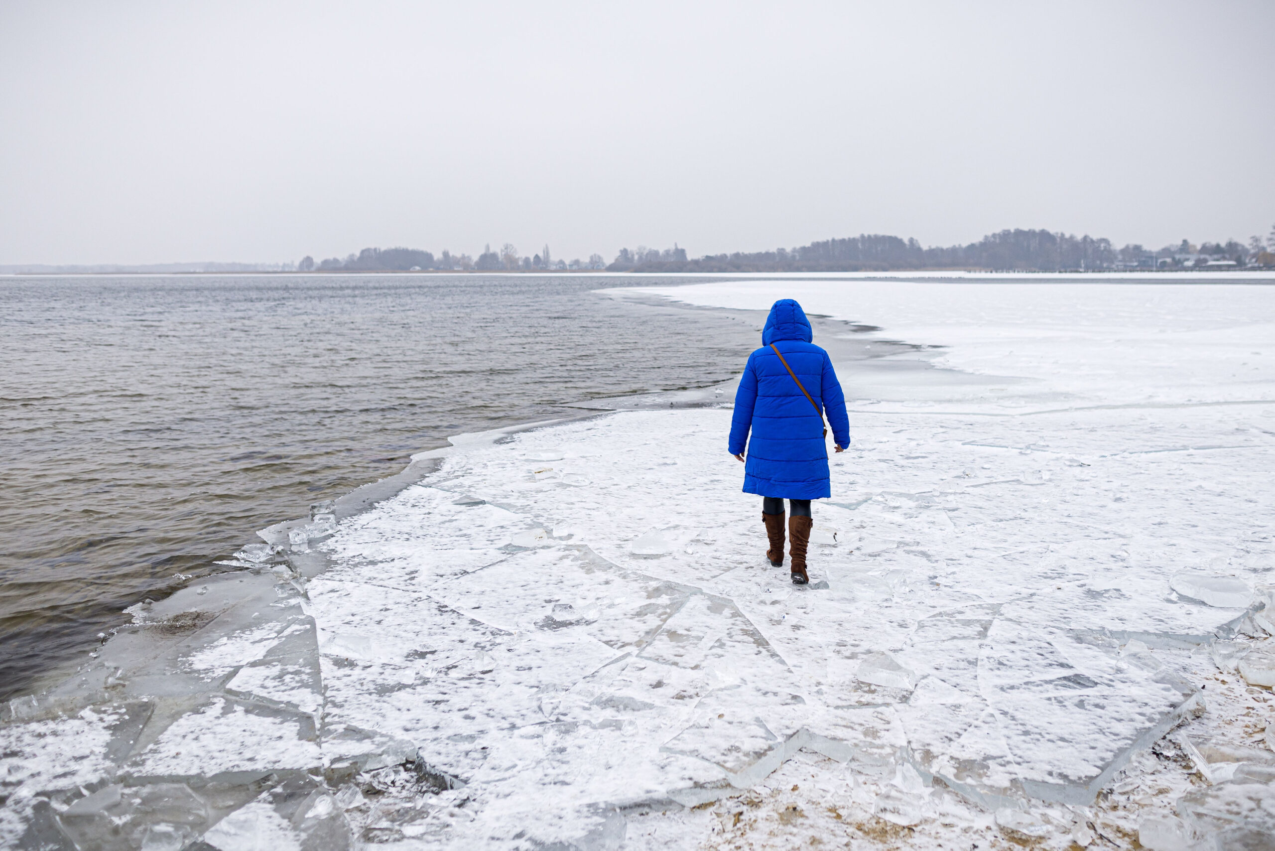 Eine Eisschicht auf dem Steinhuder Meer