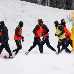 St. Pauli trainiert im Schnee
