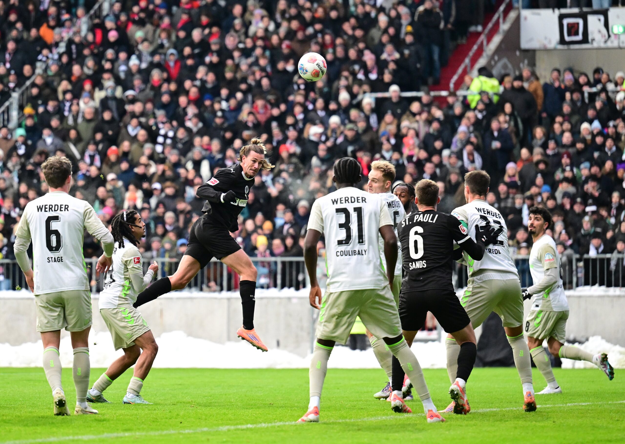 Jackson Irvine gegen Bremen