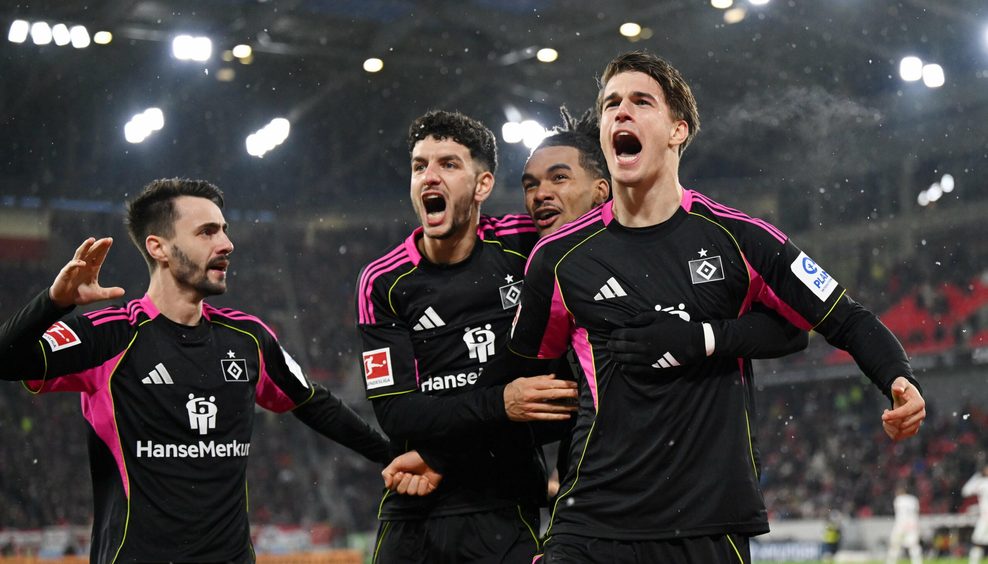 Luka Vuskovic feiert sein Tor für den HSV in Freiburg
